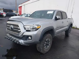 2017 Toyota Tacoma SR5 with VIN 5TFCZ5AN2HX101327, listed as a IAAI auction lot 40893578 with 95,834 mi miles. Bid and sale history available at carsss.com. Image 17.
