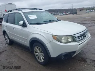 2012 Subaru Forester 2.5X Premium with VIN JF2SHBDC1CH401016, listed as a IAAI auction lot 41658971 with 223,428 mi miles. Bid and sale history available at carsss.com. Image 1.