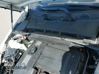 2007 BMW 3 Series 335i z VIN WBAVB73527PA65675, wystawiony jako IAAI lot #43200356 z przebiegiem 84 526 mil mil oraz . Historia ofert i sprzedaży dostępna na DreamBid. Obrazek 19.