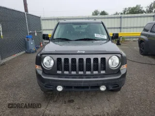 2016 Jeep Patriot Latitude with VIN 1C4NJRFB2GD532286, listed as a Copart auction lot 62236825 with 127,413 mi miles and Clean title. Bid and sale history available at DreamBid. Image 5.