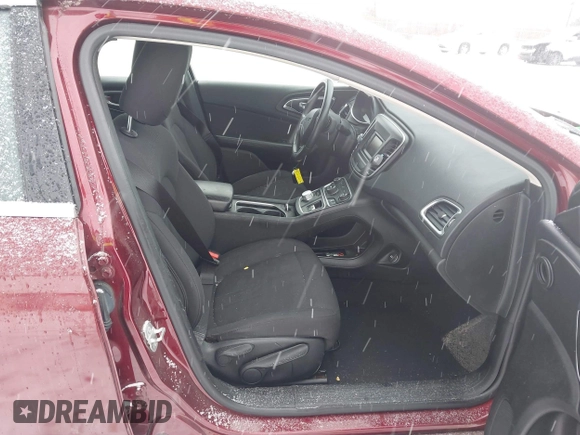2015 Chrysler 200 Limited with VIN 1C3CCCAB9FN611778, listed as a IAAI auction lot 41288581 with 89,884 mi miles. Bid and sale history available at carsss.com. Image 5.