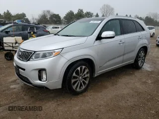 2014 Kia Sorento SX z VIN 5XYKWDA74EG488459, wystawiony jako Copart lot #53881585 z przebiegiem 149 479 mil mil oraz Szkody całkowita. Historia ofert i sprzedaży dostępna na DreamBid. Obrazek 1.