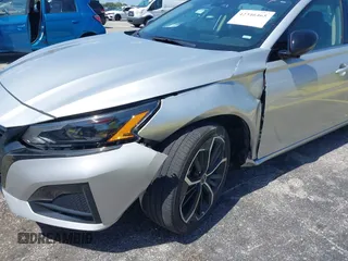 2024 Nissan Altima SR z VIN 1N4BL4CVXRN362258, wystawiony jako IAAI lot #42346465 z przebiegiem 40 265 mil mil oraz . Historia ofert i sprzedaży dostępna na DreamBid. Obrazek 6.