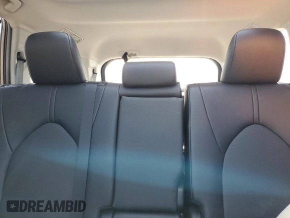 2024 Toyota Highlander XLE z VIN 5TDAAAB56RS005584, wystawiony jako Copart lot #55266455 z przebiegiem 3 809 mil mil oraz Czysty tytuł • Clean title. Historia ofert i sprzedaży dostępna na DreamBid. Obrazek 10.