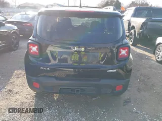 2016 Jeep Renegade Latitude with VIN ZACCJBBT0GPD97632, listed as a IAAI auction lot 38850330 with 28,518 mi miles and . Bid and sale history available at DreamBid. Image 16.