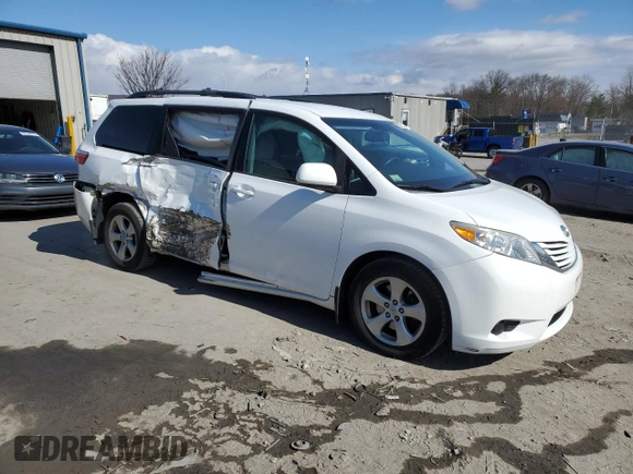 2015 Toyota Sienna LE AAS with VIN 5TDKK3DC2FS584738, listed as a Copart auction lot 50692905 with 88,022 mi miles and Salvage Title. Bid and sale history available at carsss.com. Image 4.