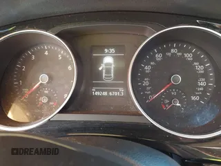 2017 Volkswagen Jetta SEL z VIN 3VWL17AJ5HM245831, wystawiony jako IAAI lot #41128163 z przebiegiem 149 248 mil mil oraz . Historia ofert i sprzedaży dostępna na DreamBid. Obrazek 7.