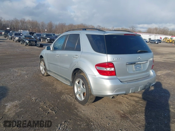 2008 Mercedes-Benz M 550 with VIN 4JGBB72E58A399316, listed as a IAAI auction lot 41627987 with 174,683 mi miles and . Bid and sale history available at carsss.com. Image 3.