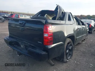 2008 Chevrolet Avalanche 2LT with VIN 3GNFK12368G165261, listed as a IAAI auction lot 40711460 with 149,369 mi miles and . Bid and sale history available at DreamBid. Image 4.