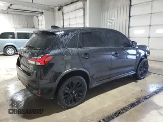 2023 Mitsubishi Outlander ES z VIN JA4ARUAU9PU012079, wystawiony jako Copart lot #52338905 z przebiegiem 31 458 mil mil oraz Szkoda całkowita • Salvage title. Historia ofert i sprzedaży dostępna na DreamBid. Obrazek 3.