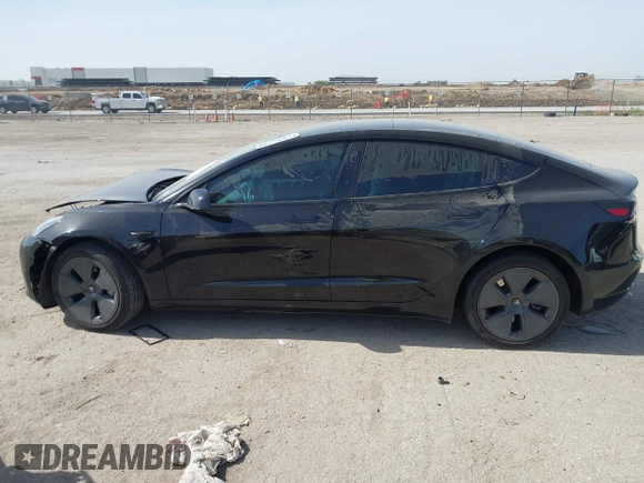 2023 Tesla Model 3 z VIN 5YJ3E1EA7PF465540, wystawiony jako IAAI lot #42261848 z przebiegiem 15 885 mil mil oraz . Historia ofert i sprzedaży dostępna na DreamBid. Obrazek 14.