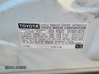 2019 Toyota Prius L Eco z VIN JTDKARFU0K3071589, wystawiony jako IAAI lot #42497984 z przebiegiem 54 762 mil mil oraz . Historia ofert i sprzedaży dostępna na DreamBid. Obrazek 4.
