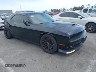 2022 Dodge Challenger R/T Scat Pack z VIN 2C3CDZFJ3NH182189, wystawiony jako IAAI lot #42245964 z przebiegiem 32 218 mil mil oraz . Historia ofert i sprzedaży dostępna na DreamBid. Obrazek 1.