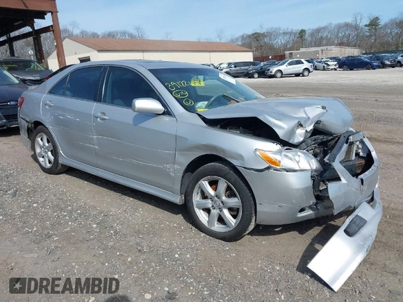 2008 Toyota Camry LE z VIN 4T1BE46K98U764634, wystawiony jako IAAI lot #39122102 z przebiegiem 143 861 mil mil oraz . Historia ofert i sprzedaży dostępna na DreamBid. Obrazek 1.