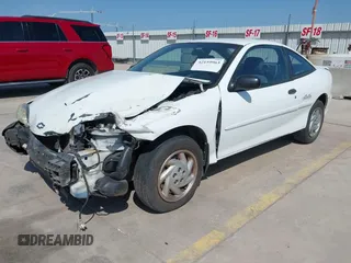 1997 Chevrolet Cavalier z VIN 1G1JC1245VM152723, wystawiony jako IAAI lot #42159963 z przebiegiem 153 615 mil mil oraz . Historia ofert i sprzedaży dostępna na DreamBid. Obrazek 2.