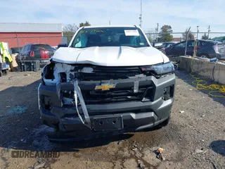 2023 Chevrolet Colorado 2WD Work Truck z VIN 1GCPSBEK8P1201275, wystawiony jako IAAI lot #40877600 z przebiegiem 20 053 mil mil oraz . Historia ofert i sprzedaży dostępna na DreamBid. Obrazek 12.