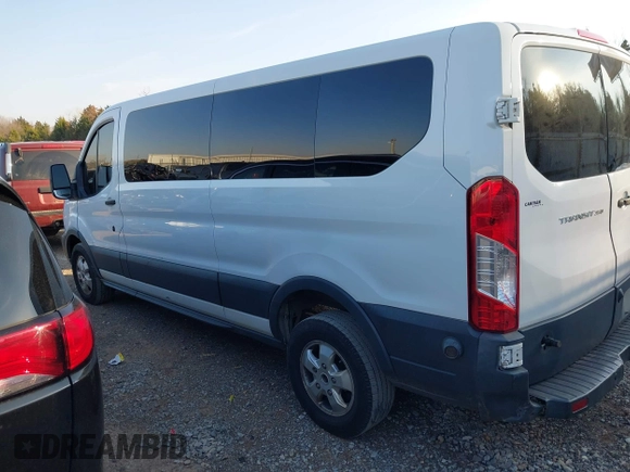 2018 Ford Transit Passenger XL with VIN 1FBZX2YM4JKA44793, listed as a IAAI auction lot 40969026 with 182,541 mi miles and . Bid and sale history available at carsss.com. Image 3.