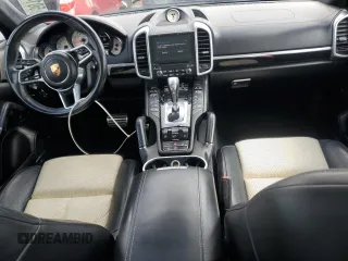 2017 Porsche Cayenne GTS с VIN WP1AD2A22HLA81676, выставлен на аукционе Copart как лот 50142495 с пробегом 88 742 миль миль и Списание • Salvage title. История ставок и продаж доступна на DreamBid. Изображение 8.