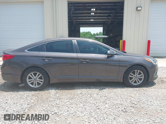 2016 Hyundai Sonata SE z VIN 5NPE24AF6GH276416, wystawiony jako IAAI lot #42483029 z przebiegiem 91 631 mil mil oraz . Historia ofert i sprzedaży dostępna na DreamBid. Obrazek 13.