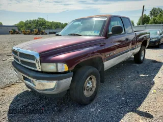 2001 Dodge 1500 z VIN 3B7HF13Z01M284634, wystawiony jako Copart lot #64110545 z przebiegiem 181 547 mil mil oraz Czysty tytuł • Clean title. Historia ofert i sprzedaży dostępna na DreamBid. Obrazek 1.