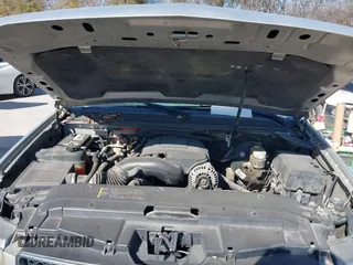 2007 Chevrolet Suburban LT with VIN 1GNFK16397R188641, listed as a IAAI auction lot 41476819 with 209,792 mi miles. Bid and sale history available at carsss.com. Image 10.