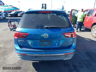 2018 Volkswagen Tiguan SEL with VIN 3VV3B7AX4JM001454, listed as a IAAI auction lot 41337213 with 82,624 mi miles. Bid and sale history available at carsss.com. Image 17.