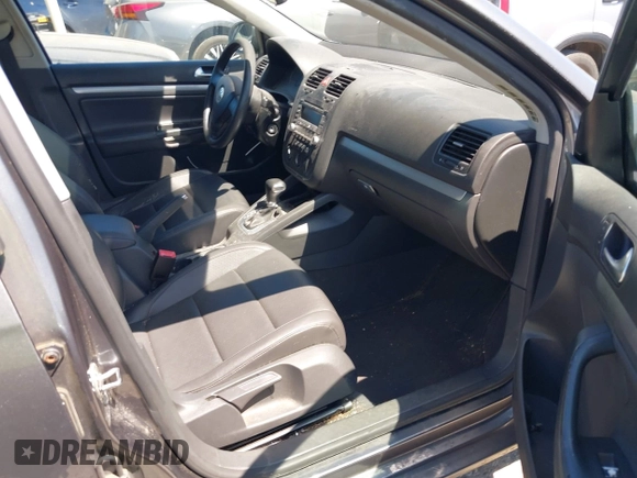 2006 Volkswagen Jetta 2.5L with VIN 3VWSF71K56M630177, listed as a IAAI auction lot 42643383 with 150,325 mi miles and . Bid and sale history available at DreamBid. Image 5.
