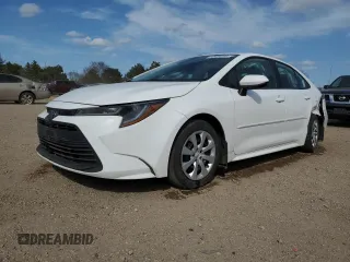 2023 Toyota Corolla LE z VIN 5YFB4MDE0PP029928, wystawiony jako Copart lot #52984295 z przebiegiem 39 336 mil mil oraz Szkoda całkowita • Salvage title. Historia ofert i sprzedaży dostępna na DreamBid. Obrazek 1.