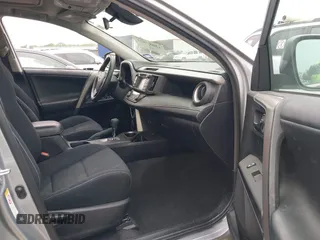 2018 Toyota RAV4 XLE с VIN 2T3WFREV0JW409842, выставлен на аукционе IAAI как лот 42057521 с пробегом 145 915 миль миль и . История ставок и продаж доступна на DreamBid. Изображение 5.