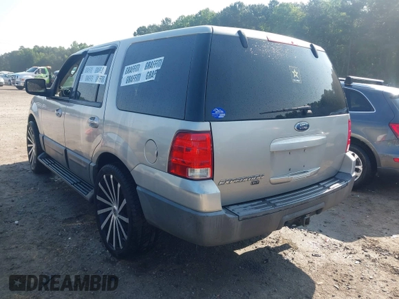 2005 Ford Expedition Special Service with VIN 1FMPU15575LA26271, listed as a IAAI auction lot 42378940 with 175,802 mi miles and . Bid and sale history available at DreamBid. Image 3.