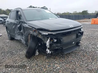 2025 Hyundai Kona SEL with VIN KM8HB3AB1SU209284, listed as a IAAI auction lot 41862270 with 13,678 mi miles. Bid and sale history available at carsss.com. Image 6.