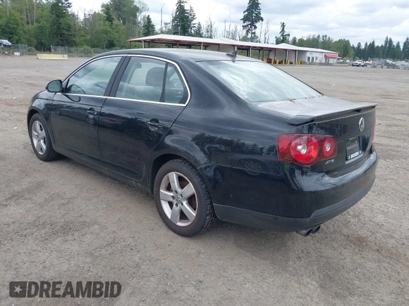 2008 Volkswagen Jetta SE z VIN 3VWRM71K98M091991, wystawiony jako IAAI lot #42550309 z przebiegiem 136 264 mil mil oraz . Historia ofert i sprzedaży dostępna na DreamBid. Obrazek 3.