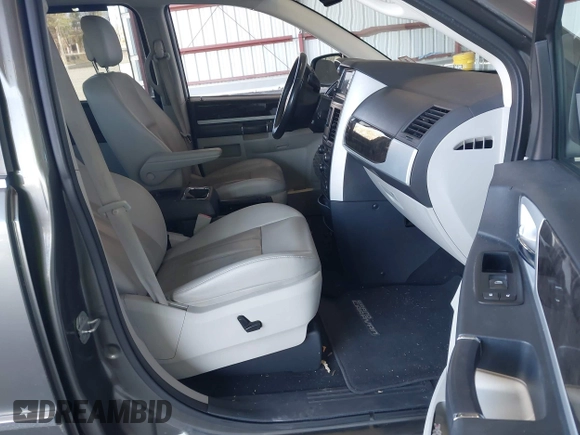 2010 Dodge Grand Caravan SXT with VIN 2D4RN5DX6AR316624, listed as a IAAI auction lot 41943314 with 132,563 mi miles and . Bid and sale history available at DreamBid. Image 5.