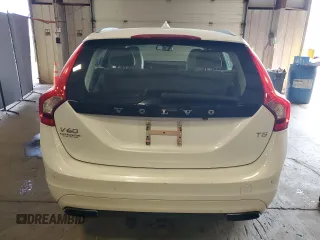 2015 Volvo V60 с VIN YV126MEC0F1205624, выставлен на аукционе Copart как лот 70863984 с пробегом 128 952 миль миль и Списание • Salvage title. История ставок и продаж доступна на DreamBid. Изображение 6.
