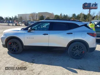 2021 Chevrolet Blazer LT z VIN 3GNKBCRS3MS528825, wystawiony jako IAAI lot #41756446 z przebiegiem 104 053 mil mil oraz . Historia ofert i sprzedaży dostępna na DreamBid. Obrazek 14.