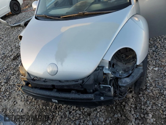 2005 Volkswagen New Beetle Coupe GLS with VIN 3VWCR31C65M418142, listed as a Copart auction lot 78430224 with 22,127 mi miles and Salvage Title. Bid and sale history available at carsss.com. Image 11.