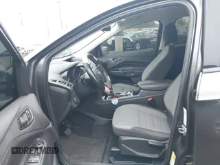 2017 Ford Escape S с VIN 1FMCU0F73HUB68303, выставлен на аукционе IAAI как лот 42432963 с пробегом 110 511 миль миль и . История ставок и продаж доступна на DreamBid. Изображение 5.