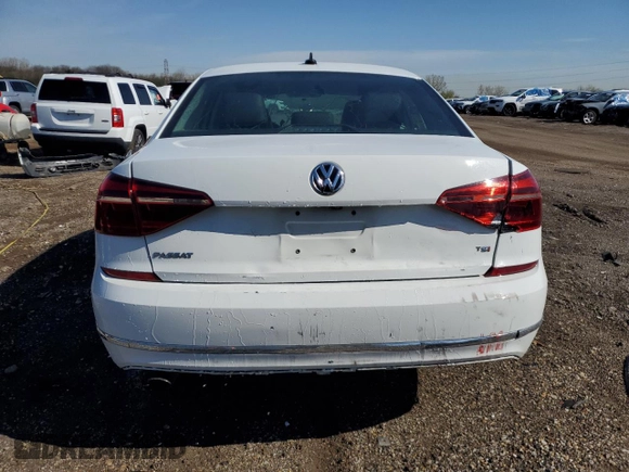 2018 Volkswagen Passat S z VIN 1VWAA7A32JC003739, wystawiony jako Copart lot #54166125 z przebiegiem 74 957 mil mil oraz Szkoda całkowita • Salvage title. Historia ofert i sprzedaży dostępna na DreamBid. Obrazek 6.