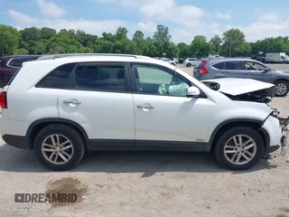 2015 Kia Sorento LX with VIN 5XYKTCA66FG646604, listed as a IAAI auction lot 42534914 with 219,529 mi miles and . Bid and sale history available at DreamBid. Image 13.