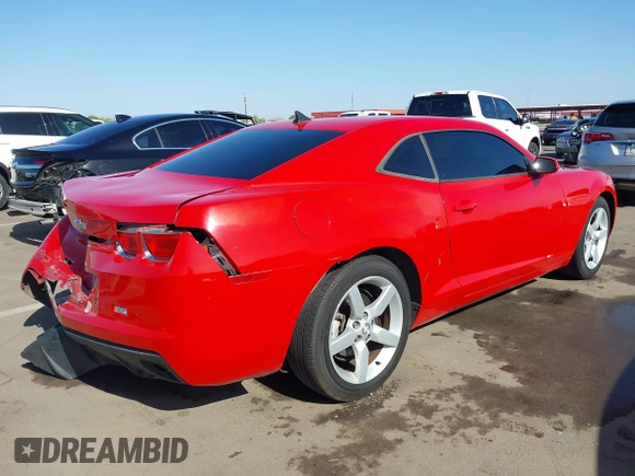 2011 Chevrolet Camaro 2LT z VIN 2G1FC1ED1B9110964, wystawiony jako IAAI lot #42067434 z przebiegiem 127 827 mil mil oraz . Historia ofert i sprzedaży dostępna na DreamBid. Obrazek 4.
