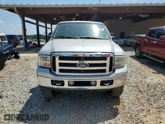 2005 Ford F-250 XL with VIN 1FTSW21P05EB33978, listed as a Copart auction lot 55105045 with 129,863 mi miles and Clean Title. Bid and sale history available at DreamBid. Image 5.
