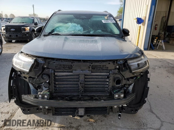 2025 Ford Explorer Active with VIN 1FMUK8DH1SGA42144, listed as a Copart auction lot 49801365 with 3,239 mi miles and Salvage Title. Bid and sale history available at carsss.com. Image 5.