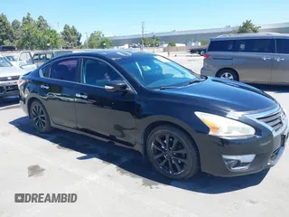 2015 Nissan Altima SL z VIN 1N4AL3AP7FN861380, wystawiony jako IAAI lot #42336159 z przebiegiem 198 086 mil mil oraz . Historia ofert i sprzedaży dostępna na DreamBid. Obrazek 1.