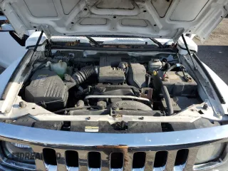 2006 Hummer H3 with VIN 5GTDN136068152713, listed as a Copart auction lot 84171194 with 232,553 mi miles and Clean Title. Bid and sale history available at DreamBid. Image 12.