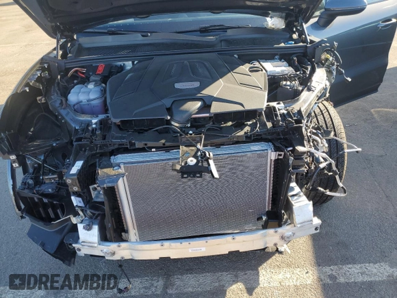 2023 Porsche Cayenne z VIN WP1BA2AYXPDA25379, wystawiony jako Copart lot #38891303 z przebiegiem Nie podano mil oraz . Historia ofert i sprzedaży dostępna na DreamBid. Obrazek 12.