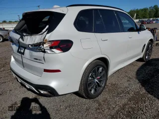 2025 BMW X5 xDrive40i z VIN 5UX23EU08S9Z95423, wystawiony jako Copart lot #55777635 z przebiegiem 695 mil mil oraz Szkoda całkowita • Salvage title. Historia ofert i sprzedaży dostępna na DreamBid. Obrazek 3.