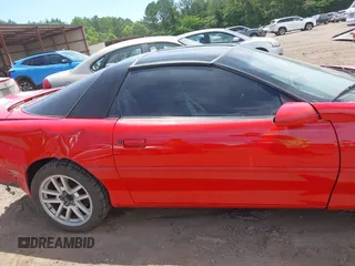 2002 Chevrolet Camaro Z28 z VIN 2G1FP22G222101109, wystawiony jako IAAI lot #39531558 z przebiegiem 100 136 mil mil oraz . Historia ofert i sprzedaży dostępna na DreamBid. Obrazek 14.