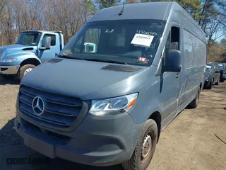2019 Mercedes-Benz Sprinter Cargo Van with VIN WD4PF1CDXKP148268, listed as a IAAI auction lot 42000045 with 85,106 mi miles. Bid and sale history available at carsss.com. Image 2.