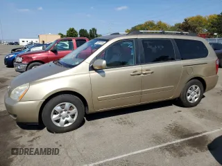 2008 Kia Sedona LX with VIN KNDMB233686258416, listed as a Copart auction lot 68587494 with 153,536 mi miles and Clean Title. Bid and sale history available at carsss.com. Image 1.