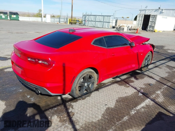 2020 Chevrolet Camaro 1LS z VIN 1G1FB1RX2L0122611, wystawiony jako IAAI lot #41835572 z przebiegiem 111 175 mil mil oraz . Historia ofert i sprzedaży dostępna na DreamBid. Obrazek 4.